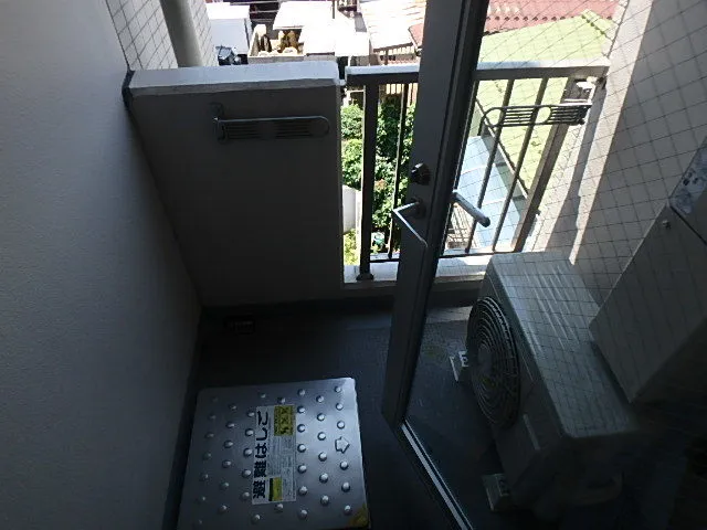 Comfort Meguro Nakacho - Interior - ["Stairs", "Fixture", "Window"]