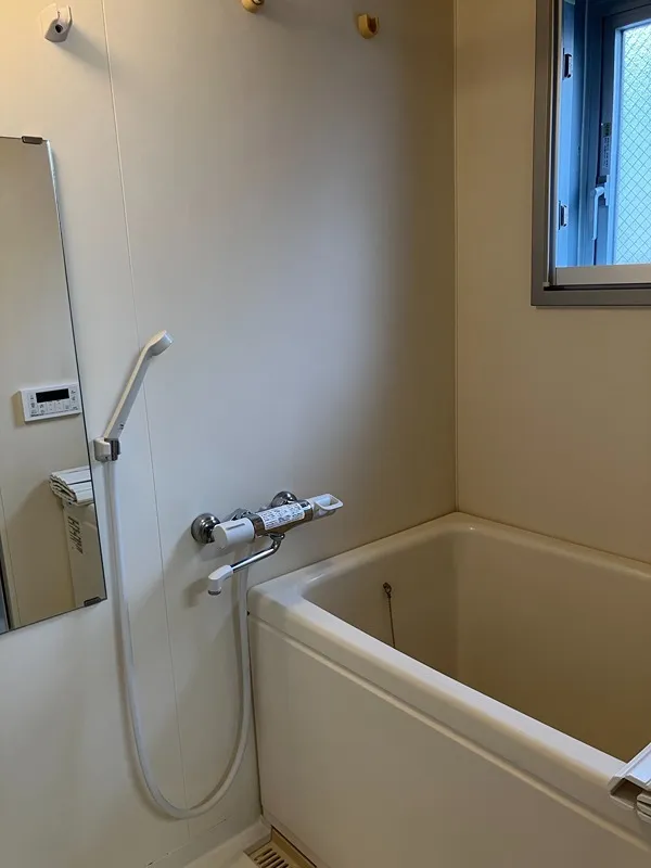 Latiera Yutenji - Interior - ["Property", "Bathtub", "Plumbing fixture"]