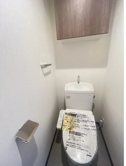 Comfortia Liv Itabashi Honcho - Interior - ["Toilet seat", "Plumbing fixture", "Flooring"]
