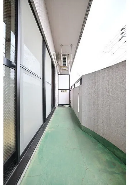 Seeds Residence Eifukucho Palace - Interior - ["Composite material", "Ceiling", "Metal"]