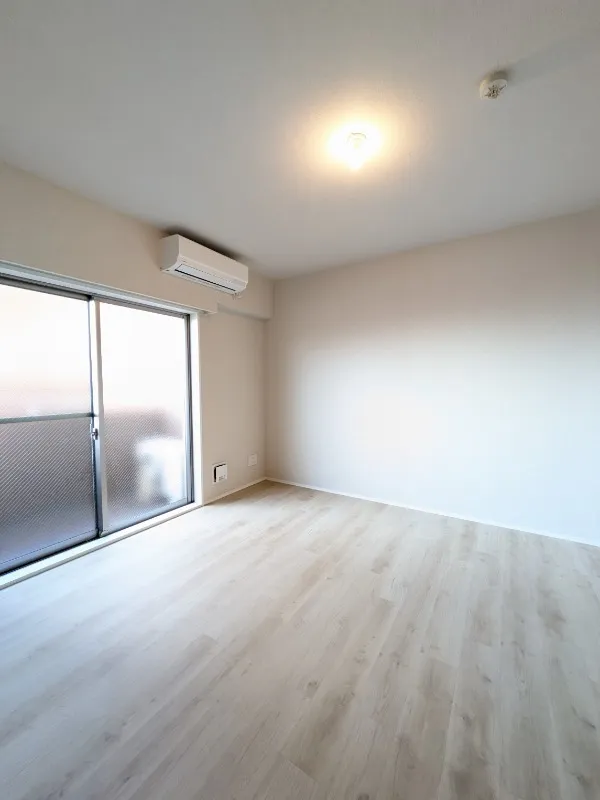 RESIDIA Shima Tsuyama - Interior - ["Flooring", "Floor", "Ceiling"]