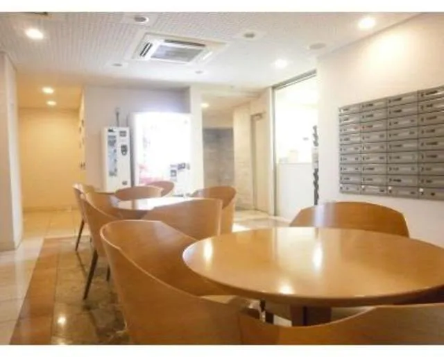 Park Axis Yotsuya Stage - Exterior - ["Table", "Furniture", "Property"]