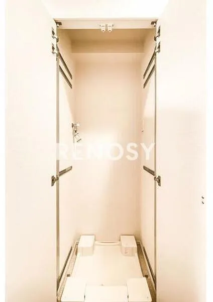 Harmony Residence Haneda West - Interior - ["Household hardware", "Hinge", "Lock and key"]