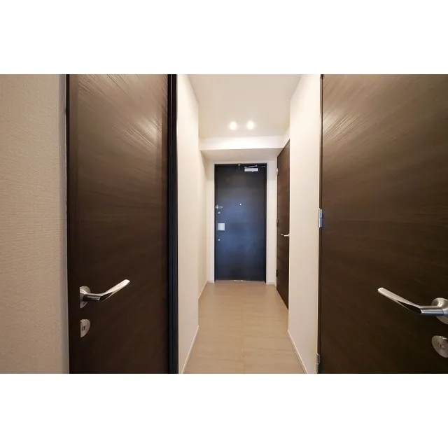 Comforia Shinjuku East Side Tower - Interior - ["Door", "Fixture", "Rectangle"]
