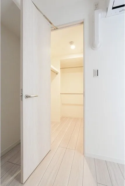 Comforia Liv Bunkyo Gokokuji - Interior - ["Flooring", "Wood", "Floor"]