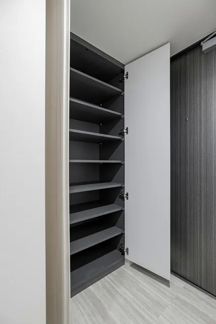 Terrace Kitasenju - Interior - ["Wood", "Flooring", "Interior design"]
