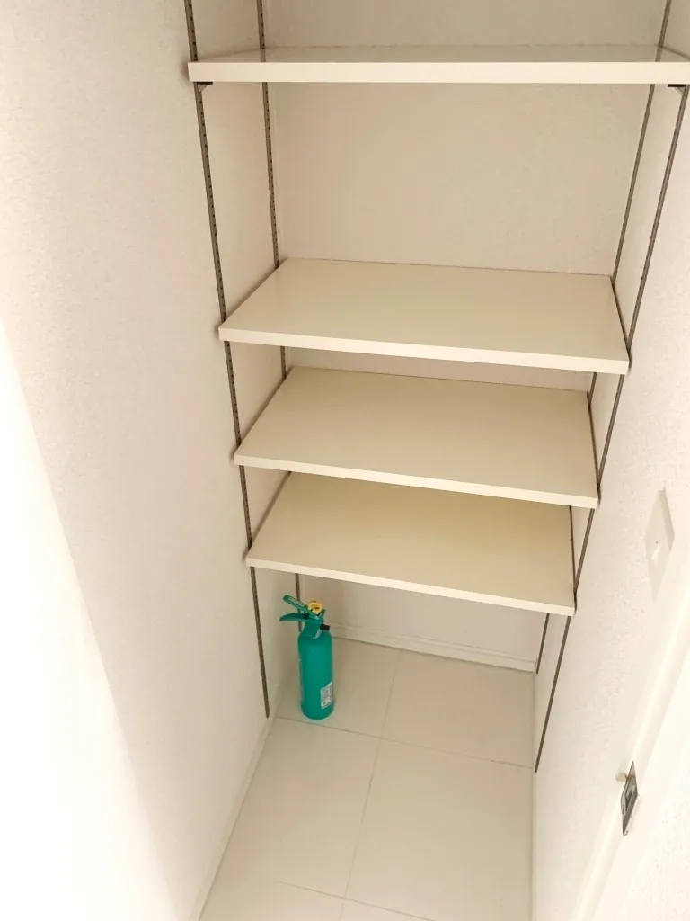 Arden Shiba Park - Interior - ["Wood", "Shelving", "Wood stain"]