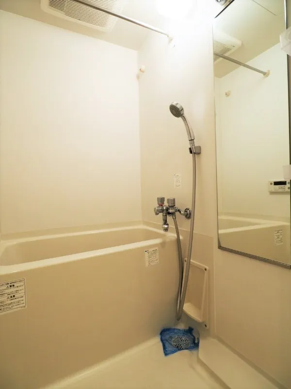 RESIDIA Omori Higashi - Interior - ["Flooring", "Plumbing fixture", "Floor"]