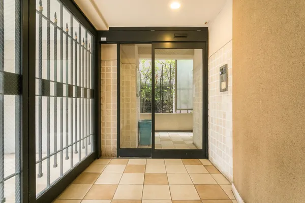 Prair Gakugei Daigaku Sanbankan - Exterior - ["Wall", "Flooring", "Floor"]