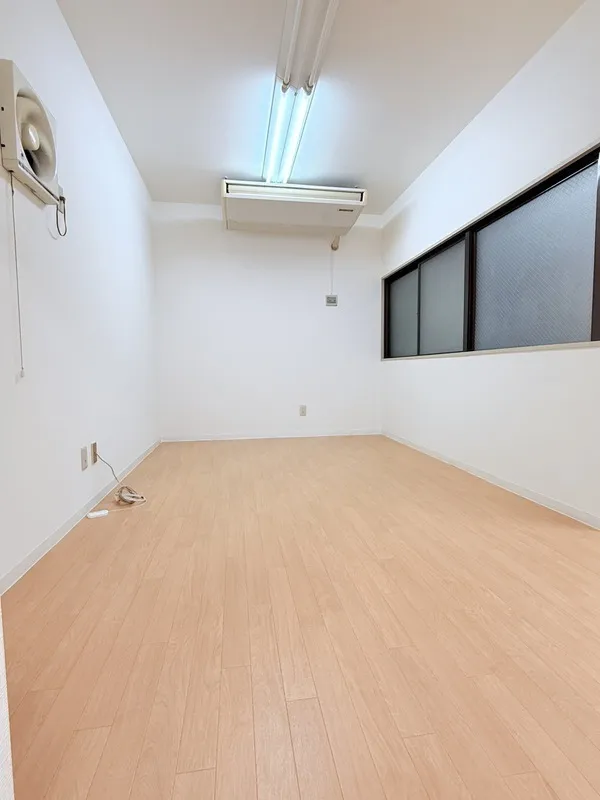 Tsukasa Corporas - Interior - ["Flooring", "Wood", "Floor"]