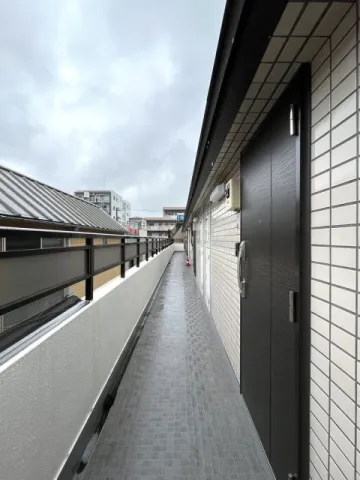 White Castle Kamisaginomiya - Exterior - ["Composite material", "Apartment", "Daylighting"]