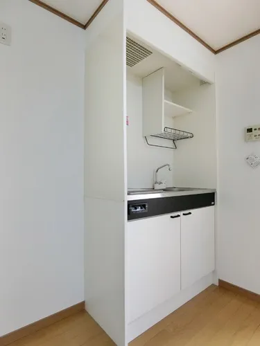 Grandeur Mejiro Nishi - Interior - ["Building", "Cabinetry", "Tap"]