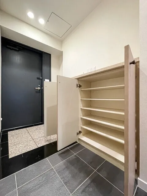 Ebisu Garden Terrace - Interior - ["Flooring", "Wood", "Floor"]