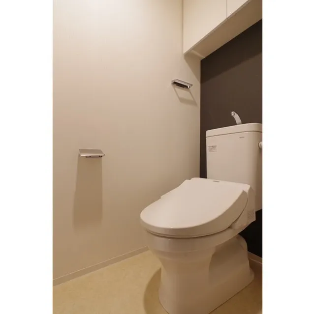 OPEN BLOOM SUMIDA YAHIRO - Interior - ["Toilet seat", "Toilet", "Bathroom"]