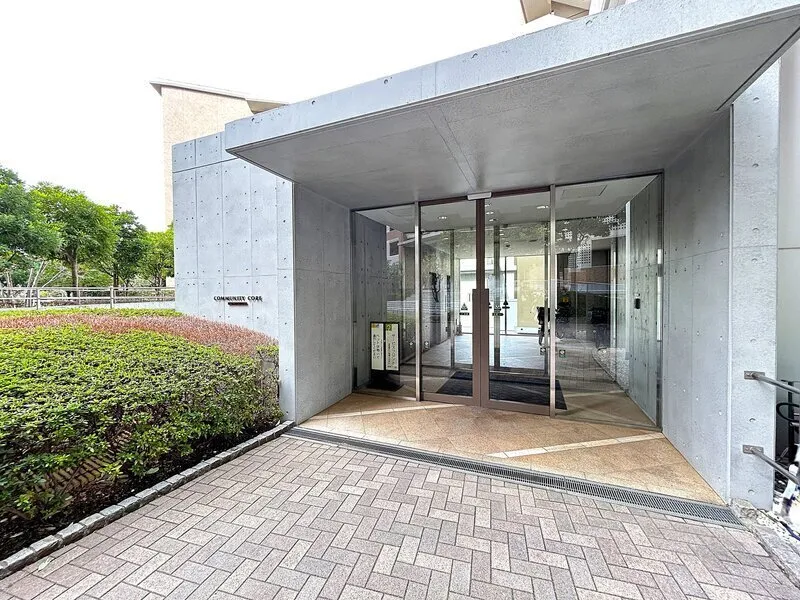 Fukasawa House - Exterior - ["Composite material", "Concrete", "Building material"]