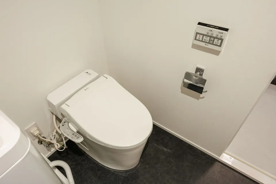 Hmlet Shinjuku Gyoenmae II - Interior - ["Toilet seat", "Plumbing fixture", "Toilet"]