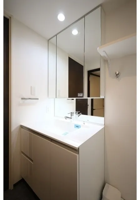 LUMIEC OHYAMA - Interior - ["Bathroom Sink", "Plumbing fixture", "Interior design"]