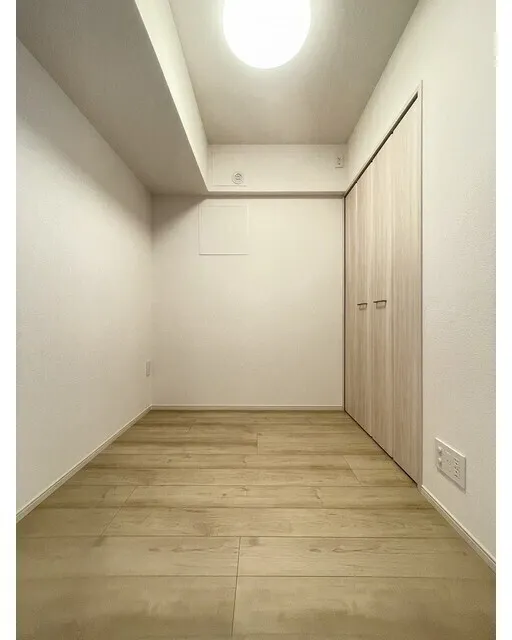 Due Oku - Interior - ["Flooring", "Wall", "Floor"]