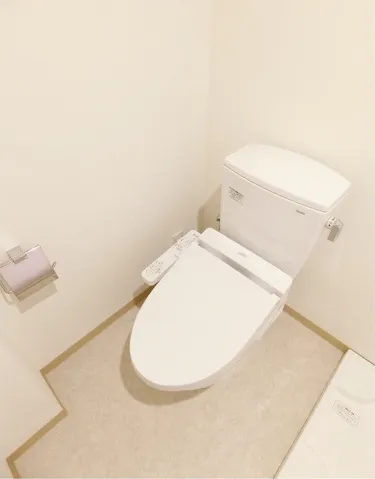 Dearlycious Shinjuku Nakaochiai - Interior - ["Toilet seat", "Plumbing fixture", "Toilet"]
