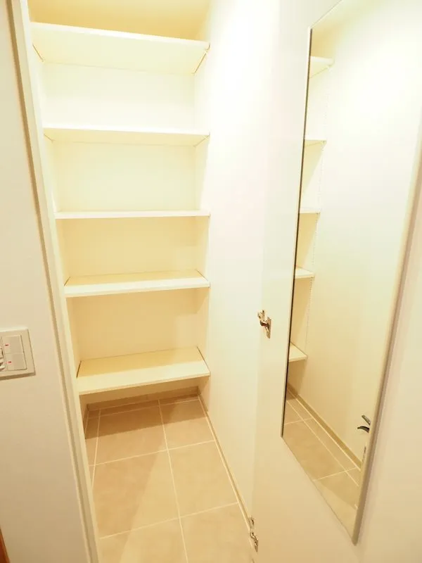 Residia Bunkyo Sengoku 2 - Interior - ["Cabinetry", "Fixture", "Shelf"]