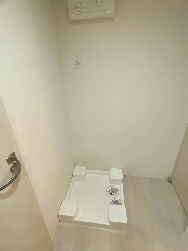 Aglaia Meguro Chuo (formerly Criola Mode Gakugei Daigaku I) - Interior - ["Plumbing fixture", "Tile Flooring", "Bathroom"]