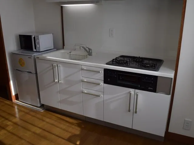 Gohongi Apartments - Interior - ["Kitchen Appliance", "Kitchen", "Major appliance"]