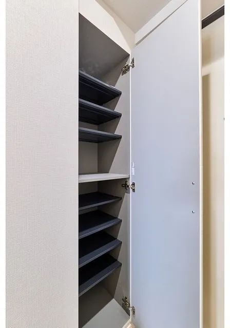 Gran Casa Hikifune II - Interior - ["Wood", "Shelving", "Shelf"]