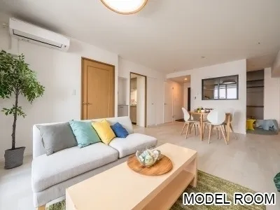 River City 21 East Towers II - Interior - ["Flooring", "Floor", "Apartment"]