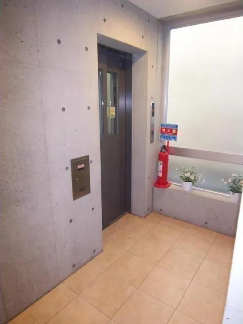 Giraffe - Exterior - ["Property", "Room", "Building"]