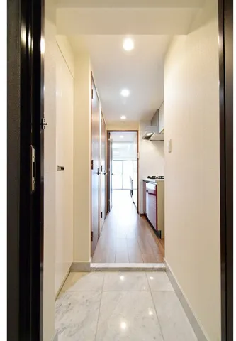 Dearly Alicious Port District Coast - Interior - []