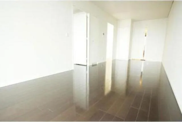 The Tokyo Towers Midtower - Interior - ["White", "Property", "Light"]