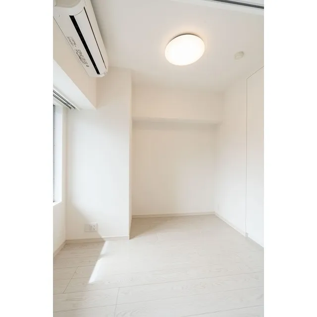 Comforia Oji - Interior - ["Building", "Wood", "Fixture"]