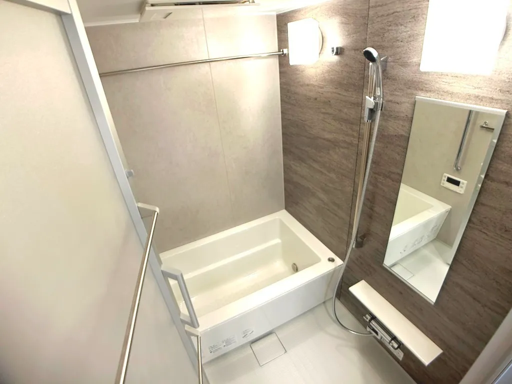 Lefon Progres Shimura Sakaue - Interior - ["Plumbing fixture", "Fixture", "Shower door"]