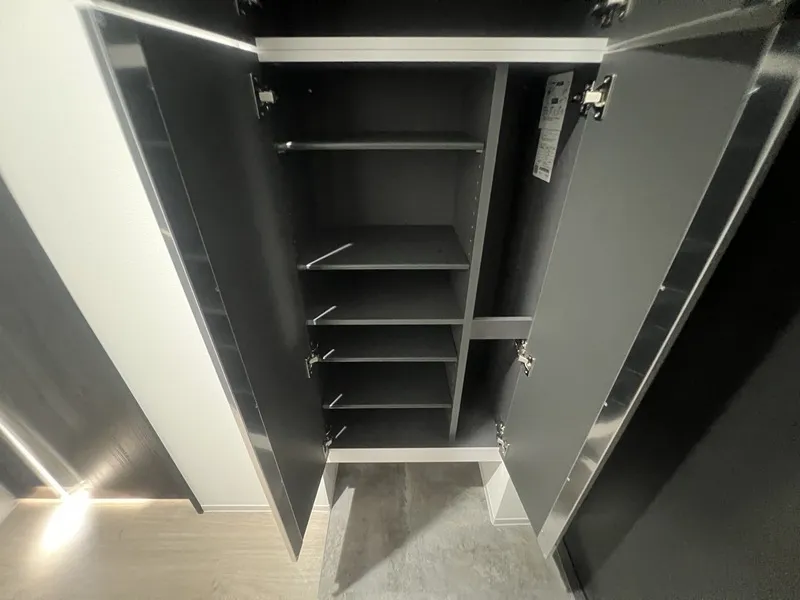 ALATO Morishita II - Interior - ["Flooring", "Grey", "Glass"]