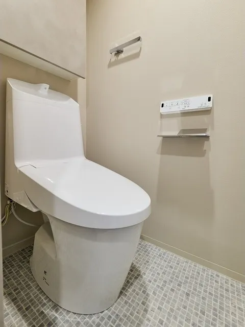 Baus Flats Kuramae - Interior - ["Toilet seat", "Toilet", "Plumbing fixture"]