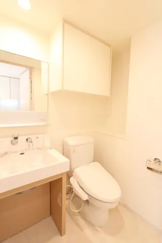 PROUD FLAT Kamata II - Interior - ["Plumbing fixture", "Bathroom Sink", "Flooring"]