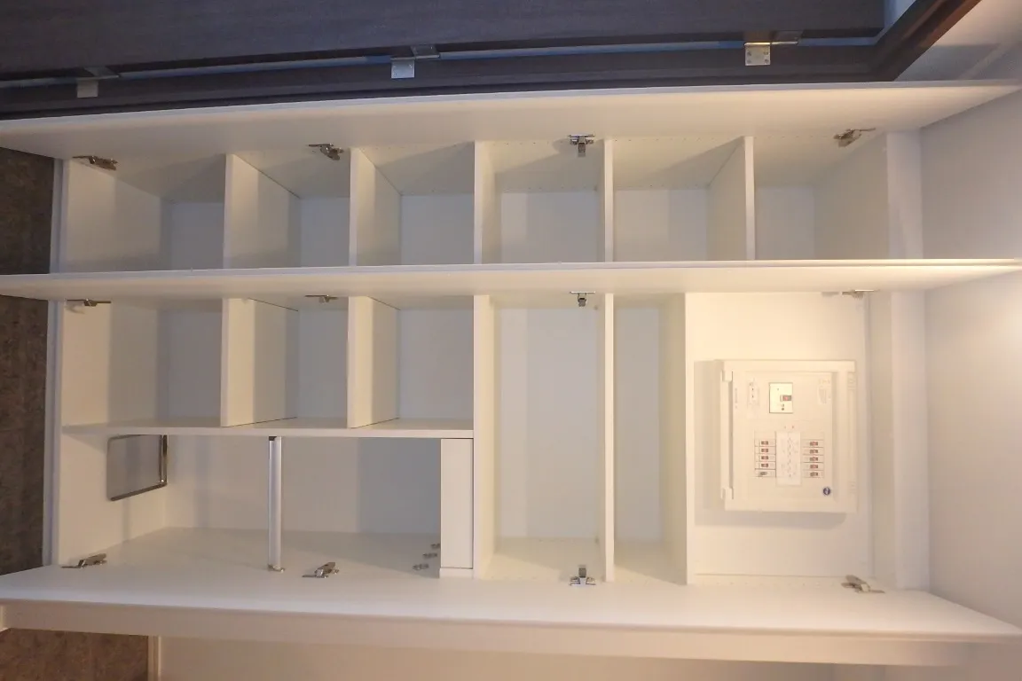 GRAN PASEO Nihonbashi Mitsukoshimae - Interior - ["Shelving", "Wood", "Line"]