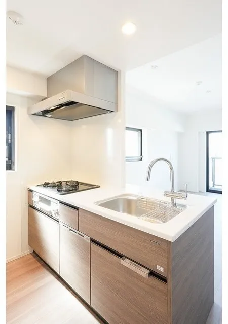 Comforia Liv Nagafukucho - Interior - ["Sink", "Plumbing fixture", "Countertop"]