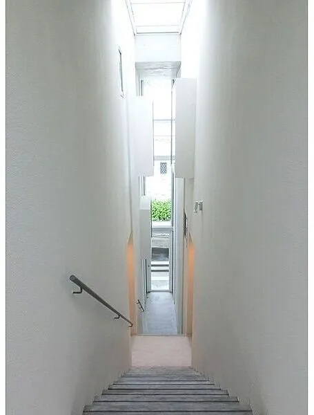 Solana Takanawadai - Other - ["Product", "Stairs", "Building"]