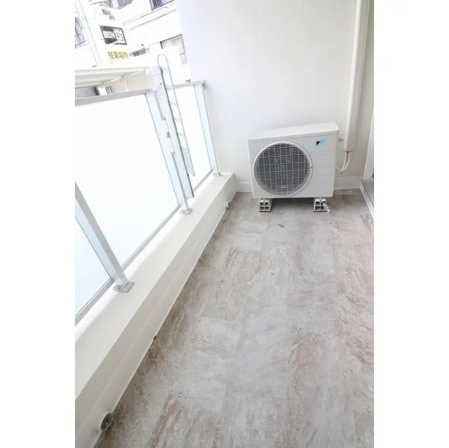 Nanpeidai HillTop House - Interior - ["Floor", "Product", "Flooring"]