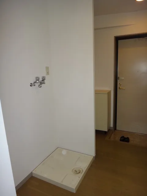 MY Heights Hongo - Interior - ["Flooring", "Floor", "Wood"]