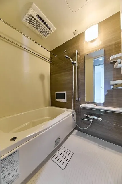 Prime Bliss Shinagawa Nakanobu - Interior - ["Plumbing fixture", "Flooring", "Bathroom"]