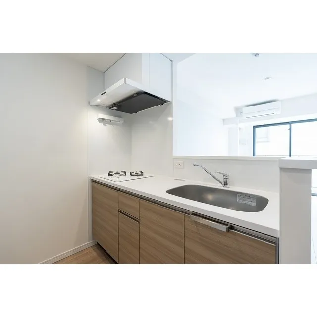 RJR Precia Chidori - Interior - ["Tap", "Plumbing fixture", "Kitchen sink"]