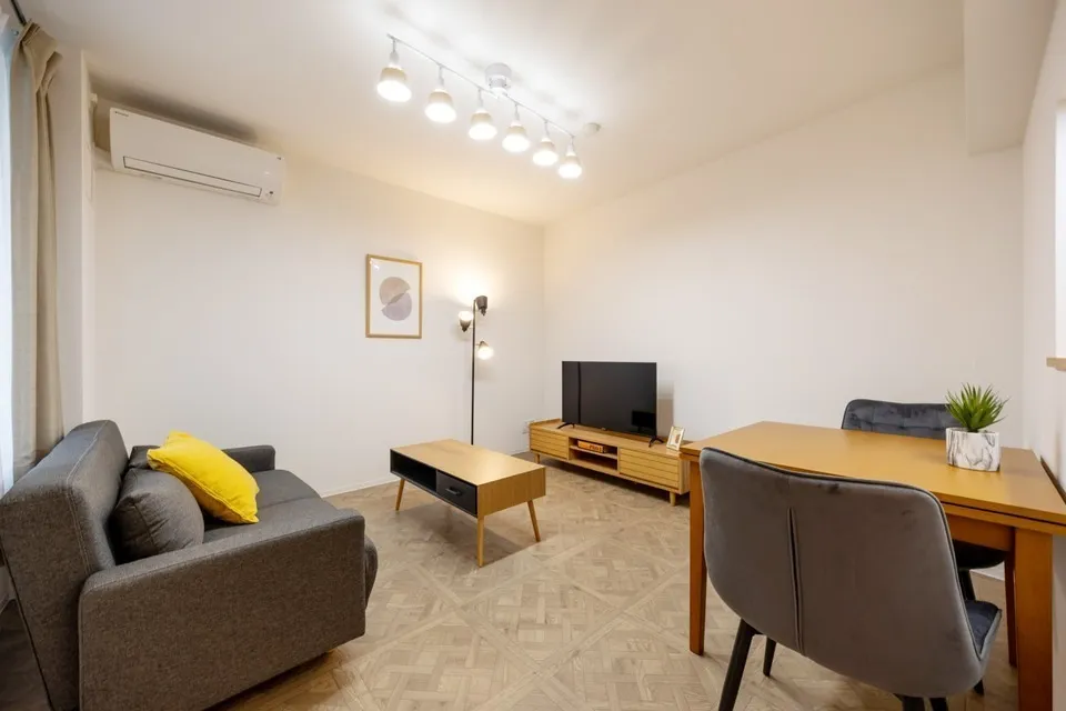 Hmlet Sangenjaya II - Interior - ["Furniture", "Interior design", "Flooring"]