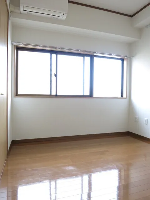 El Grampia - Interior - ["Flooring", "Floor", "Wood"]