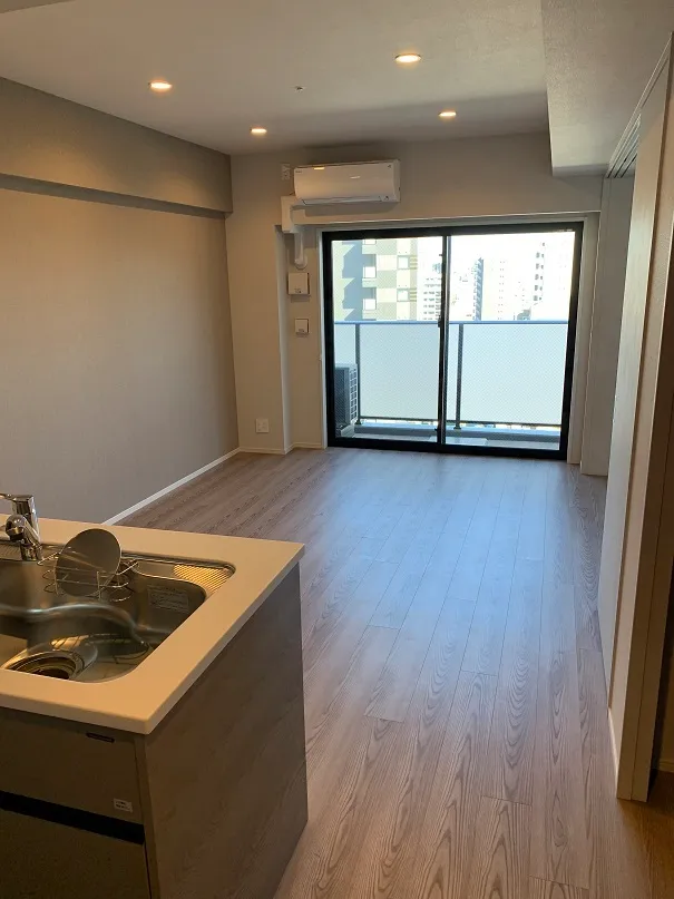 Rufon Prog Ueno Marks - Interior - ["Cabinetry", "Countertop", "Kitchen stove"]