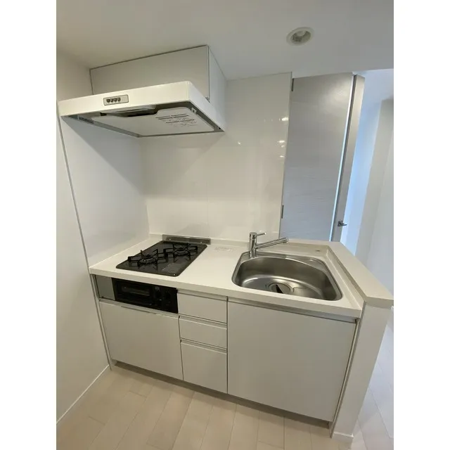 Nanpeidai HillTop House - Interior - ["Property", "Room", "Major appliance"]