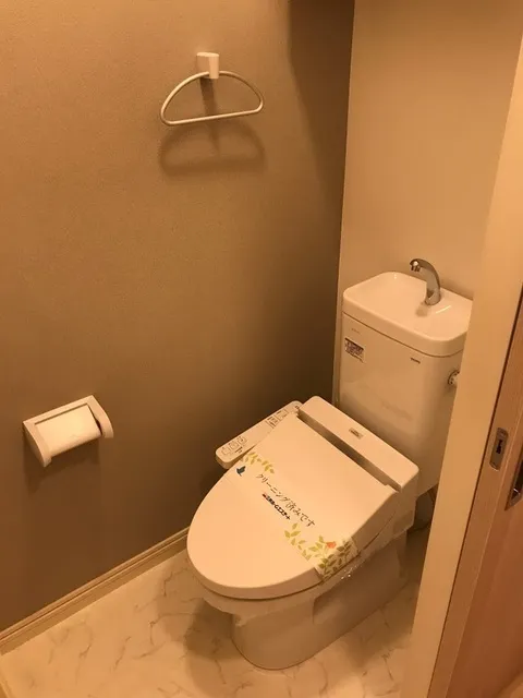 Felice - Interior - ["Toilet seat", "Bathroom", "Interior design"]