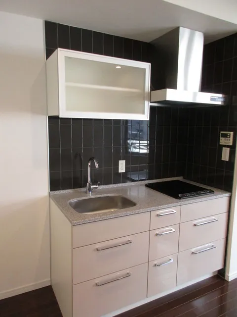 Park Habio Moto-Azabu - Interior - ["Cabinetry", "Countertop", "Sink"]