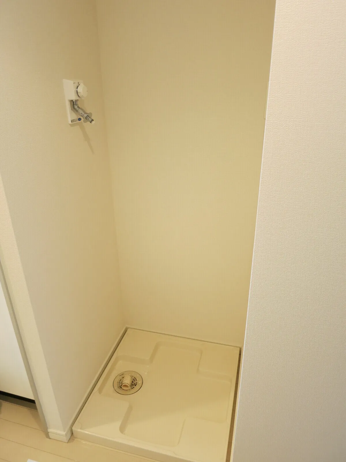 David Monzen-Nakacho - Interior - ["Wood", "Flooring", "Floor"]